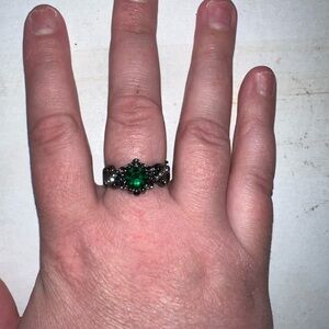 Source Unknown Silver Ring with Bright Green Center Stone